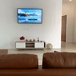 Private New Pool Villa Near Laguna