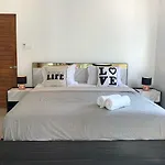 Private New Pool Villa Near Laguna