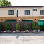 Oyo 345 The Click Guesthouse At Chalong
