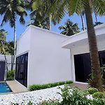 Coconut Grove Boutique Hotel