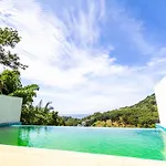 Grand Bleu Ocean View Pool Suite