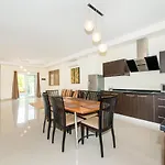 Platinum Residence Villa