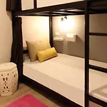Lupta Hostel Patong Hideaway