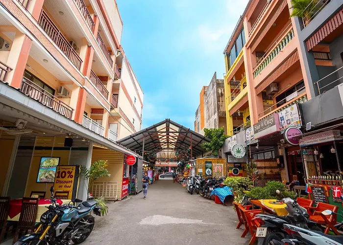 Outdoor Inn Kata Hotel