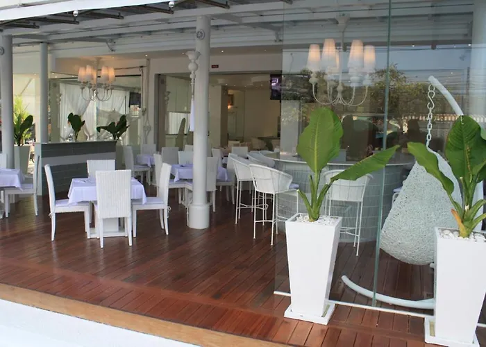 Santi White Hotel