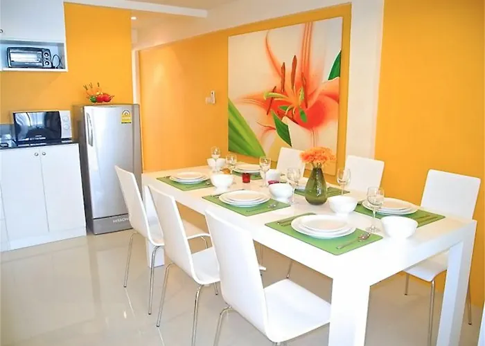 Kata Plaza 1 Bedroom Modern Apartment