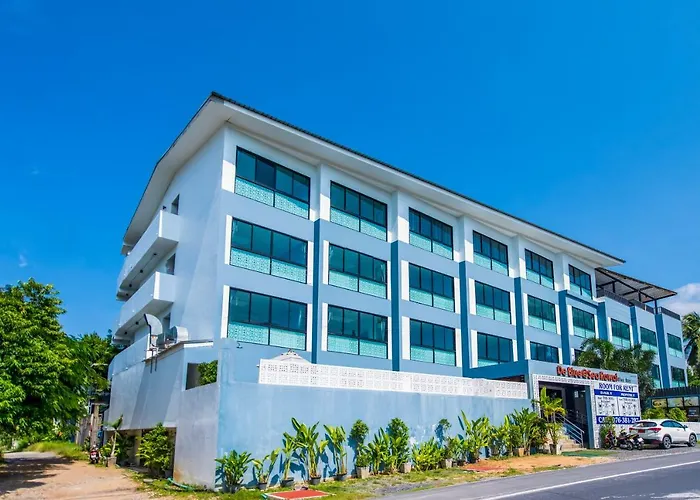 Oyo 344 De Blue @ Sea Rawai Hotel