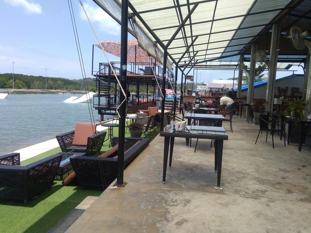 Oyo 433 Iwp Wake Park & Hotel 3*