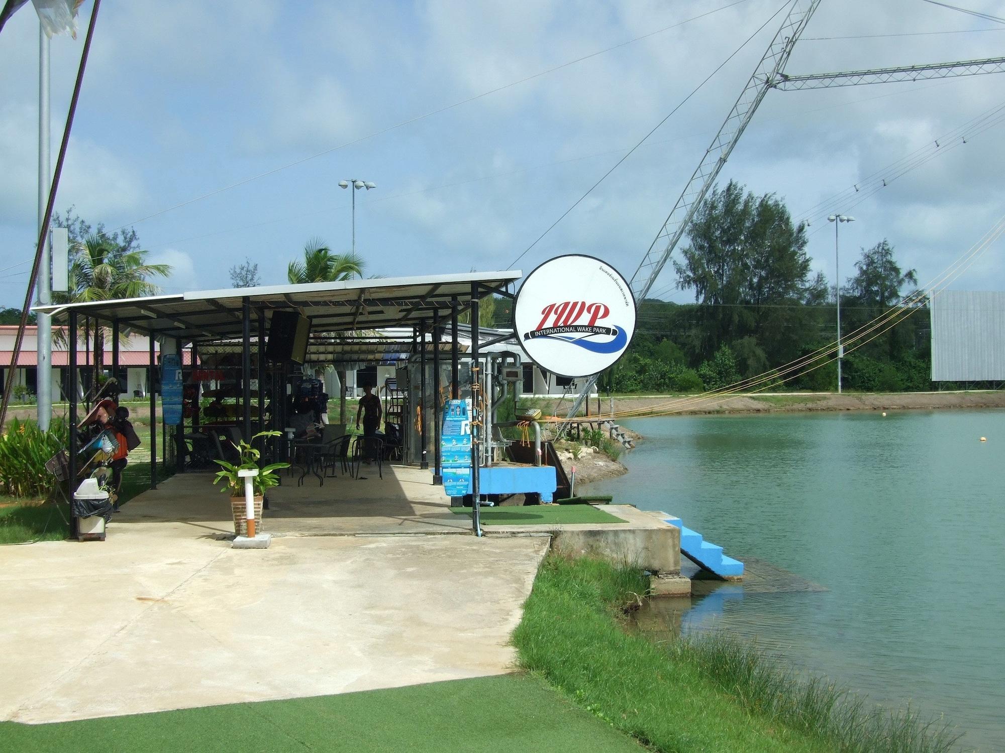 Hotel Oyo 433 Iwp Wake Park & 3*