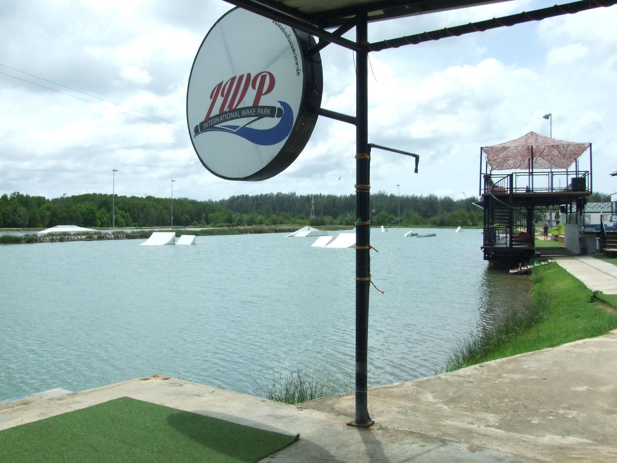 Oyo 433 Iwp Wake Park & 3* Mai Khao