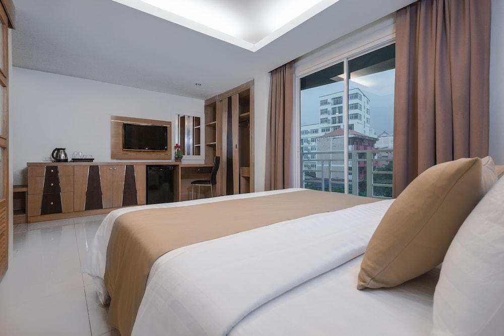 Hotel The Allano Patong