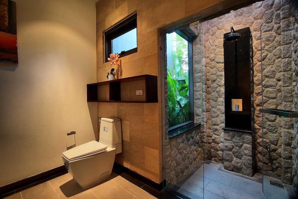Seastone Private Pool