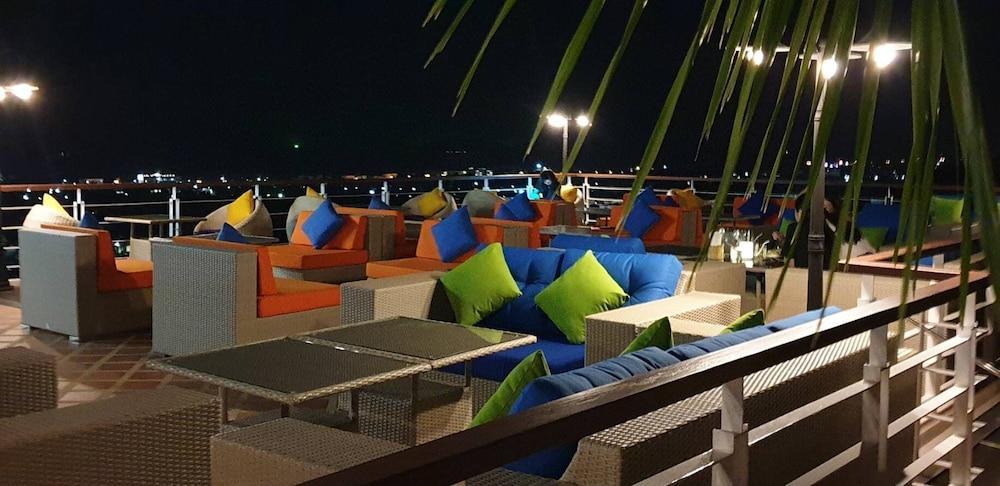 The View Rawada Phuket 4* Rawai