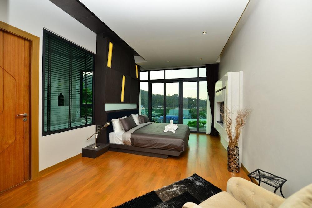 Bukit Pool Villa *