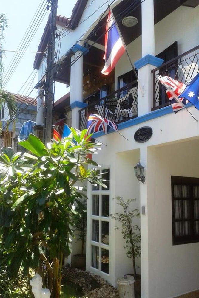 Summer Breeze Inn 2*