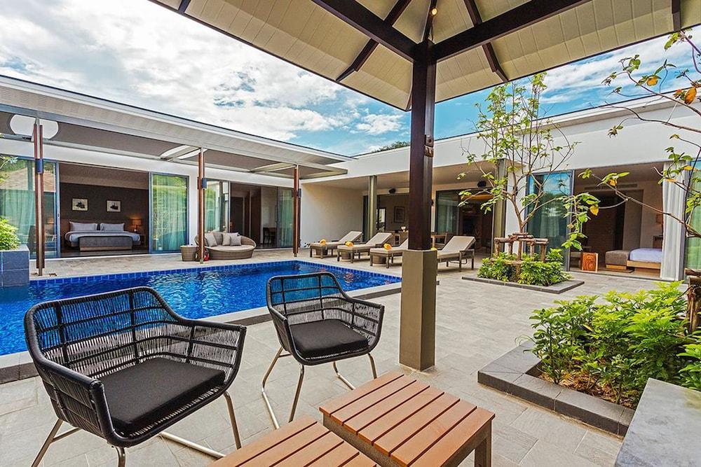 Casabay Luxury Pool Hotel