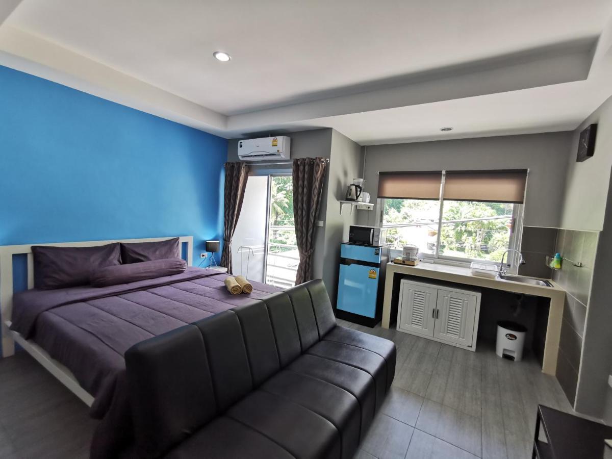 Studio Apartment