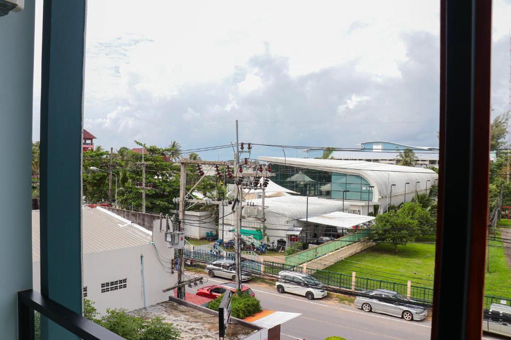 Hotel S2 Airport