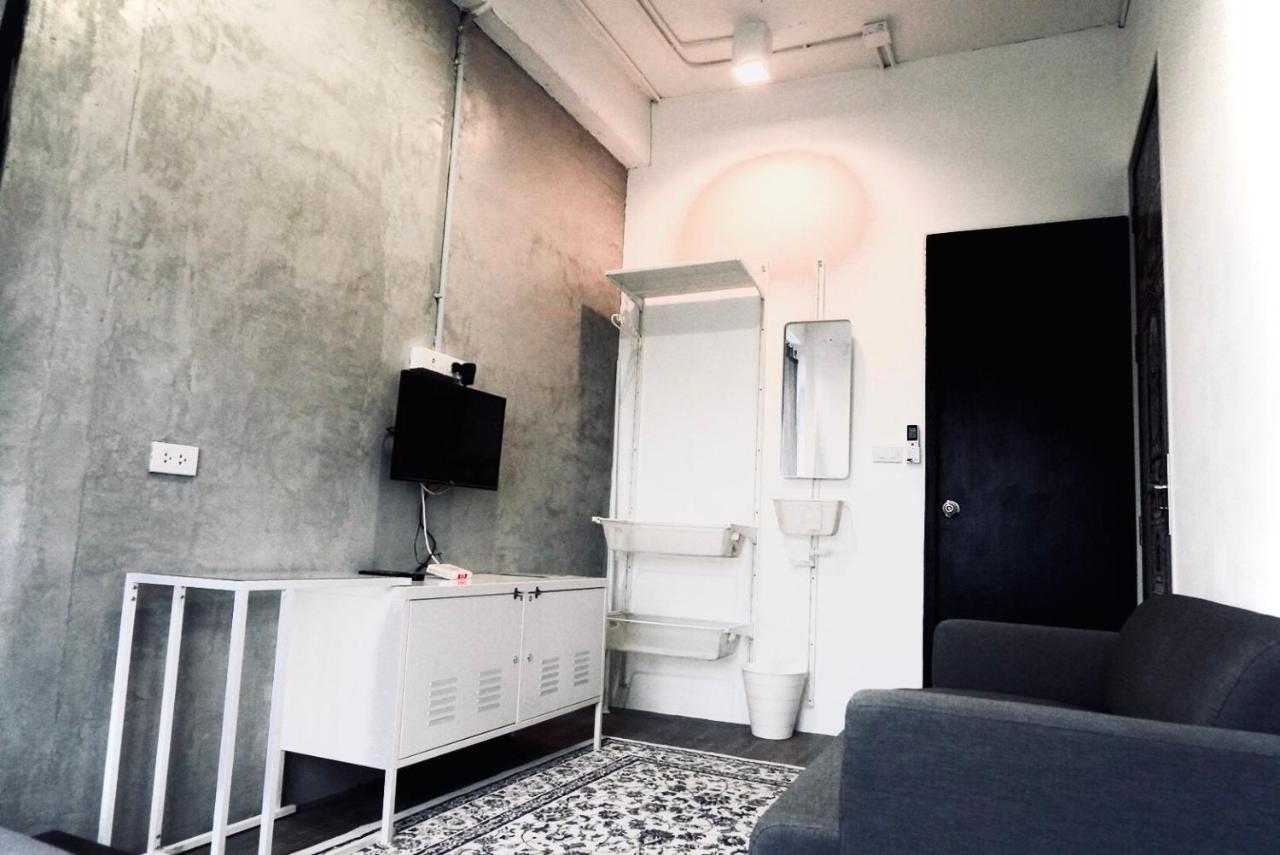 Shade House - Downtown Hostel *