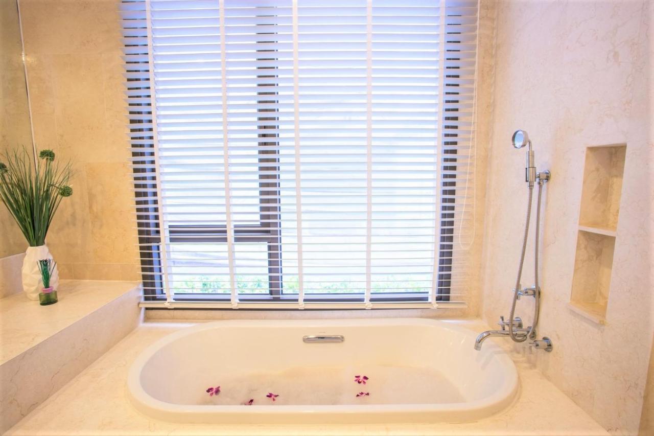 Apartment Luxury Oceanfront_pool Access Mai Khao