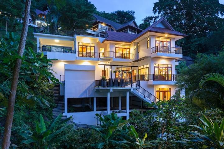Heavenly 8 * Patong