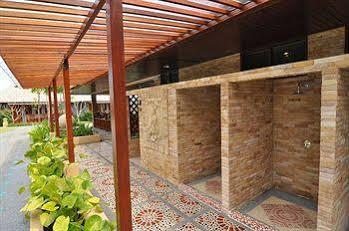 Hotel Chalong & 3*