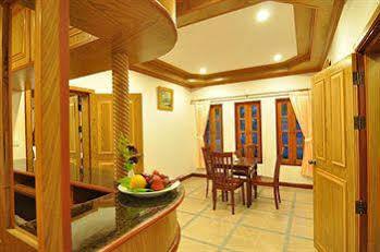 Hotel Chalong & 3*
