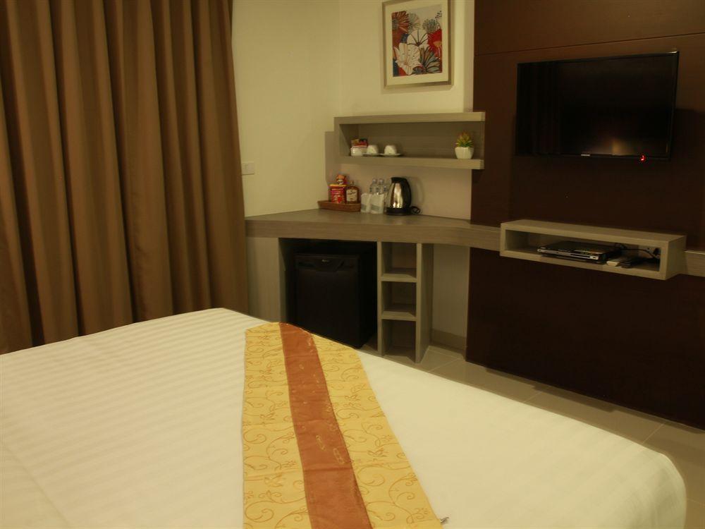 Hemingways Silk Hotel 3*