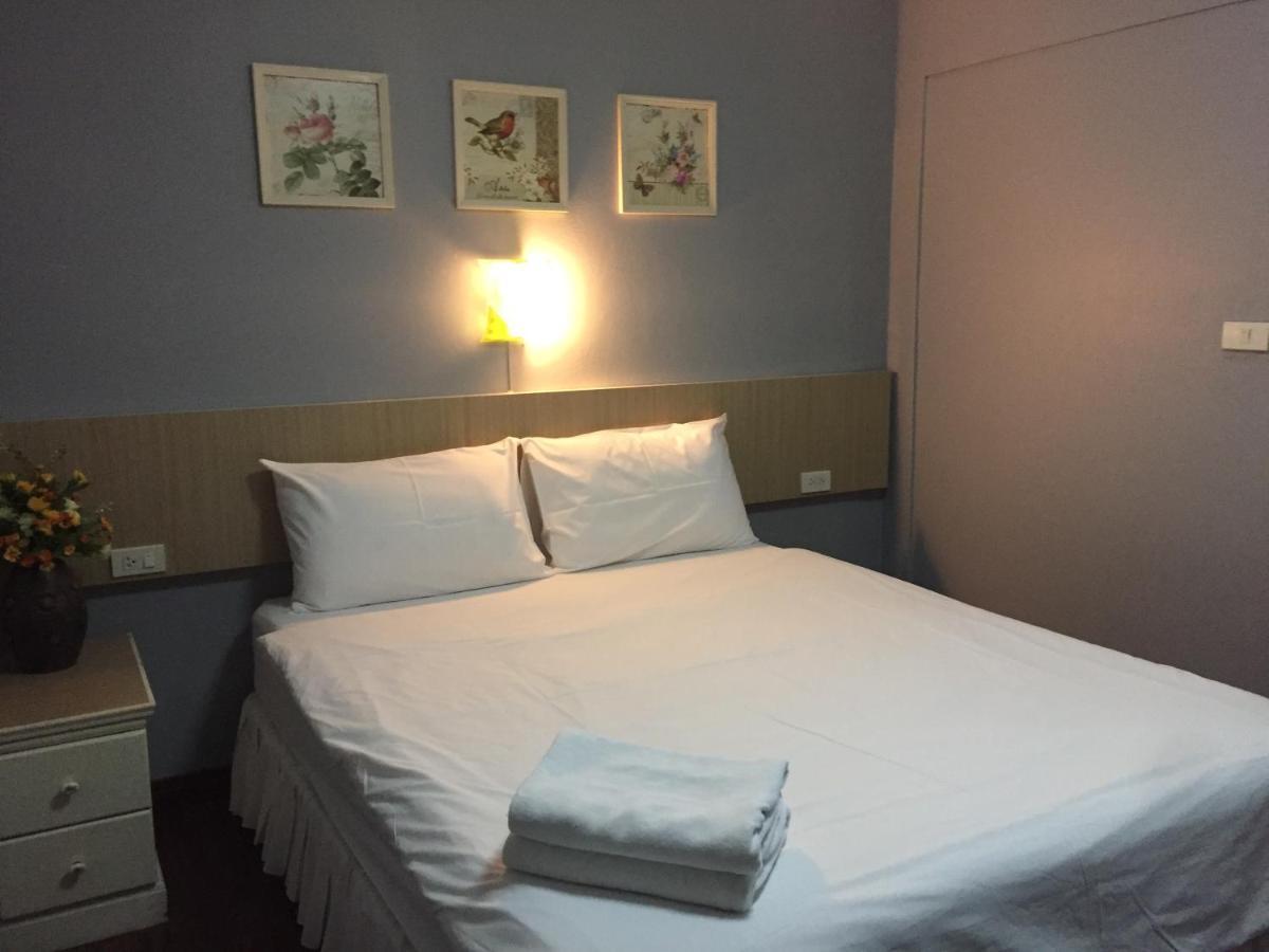 Nawaporn Place Hotel 2*