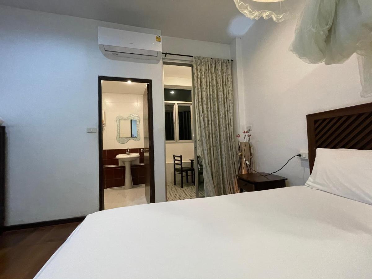 Nawaporn Place Hotel Phuket