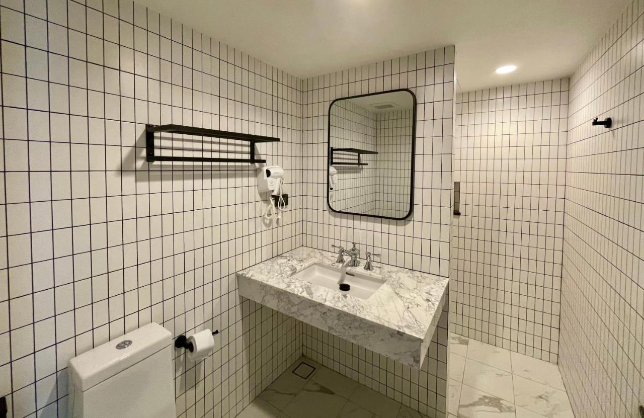Actually Service Apartment Karon