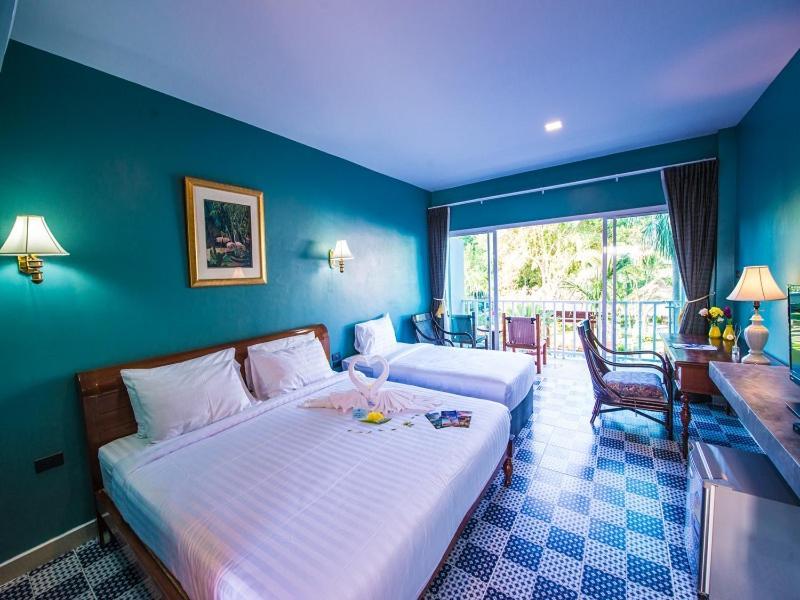 Hotel Bora Bora Phuket 4*