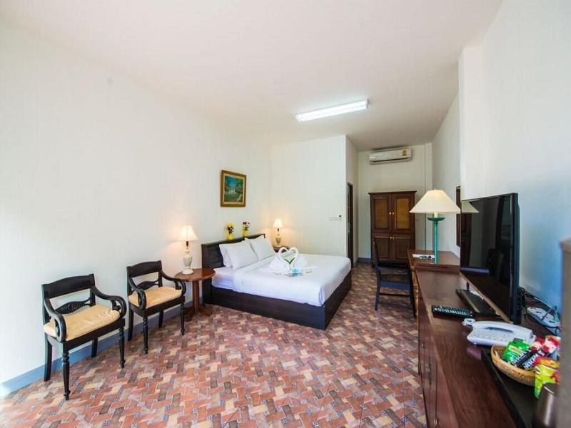 Hotel Bora Bora Phuket 4*