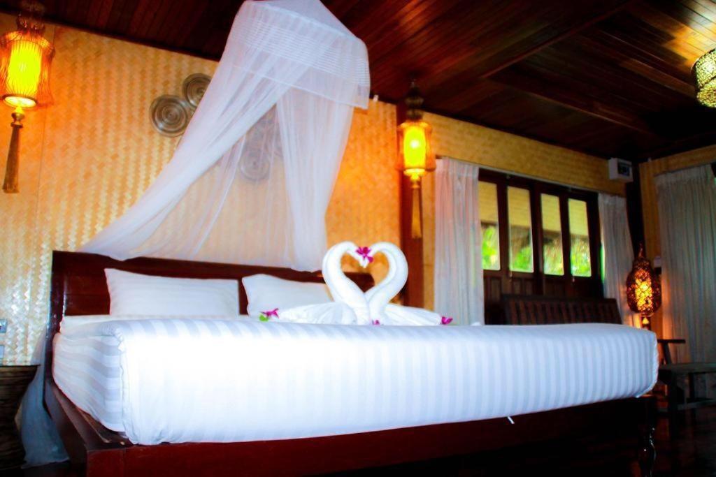 Hotel Bora Bora Phuket Chalong