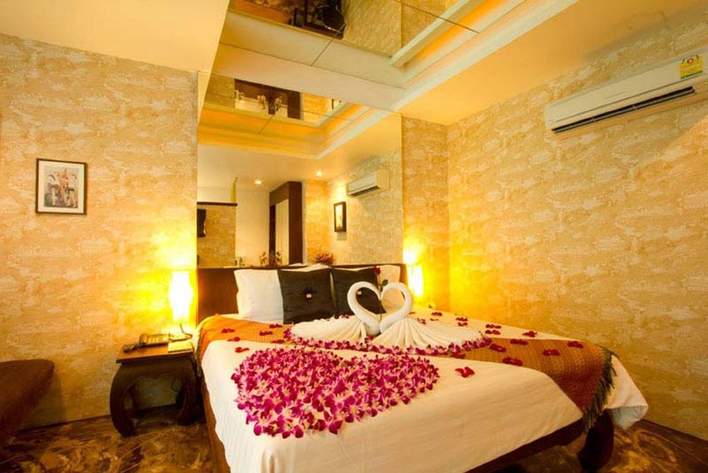 Guest house Club One Seven Phuket 3*