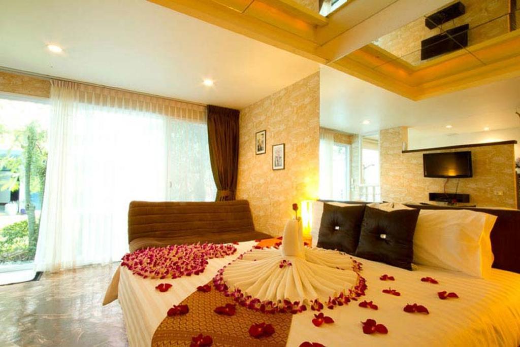 Club One Seven Phuket 3*