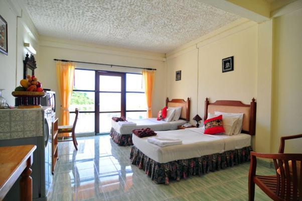 Baan Hill Phuket Resort