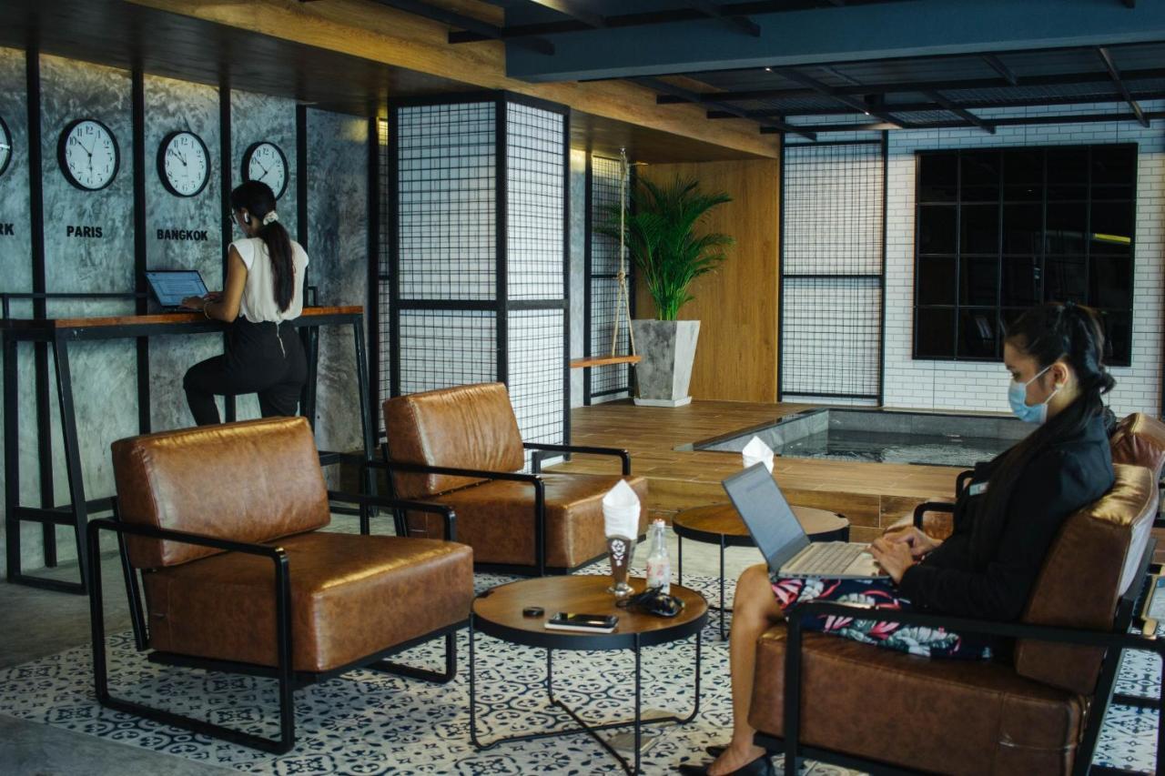 Bh Baan Paradise Hotel