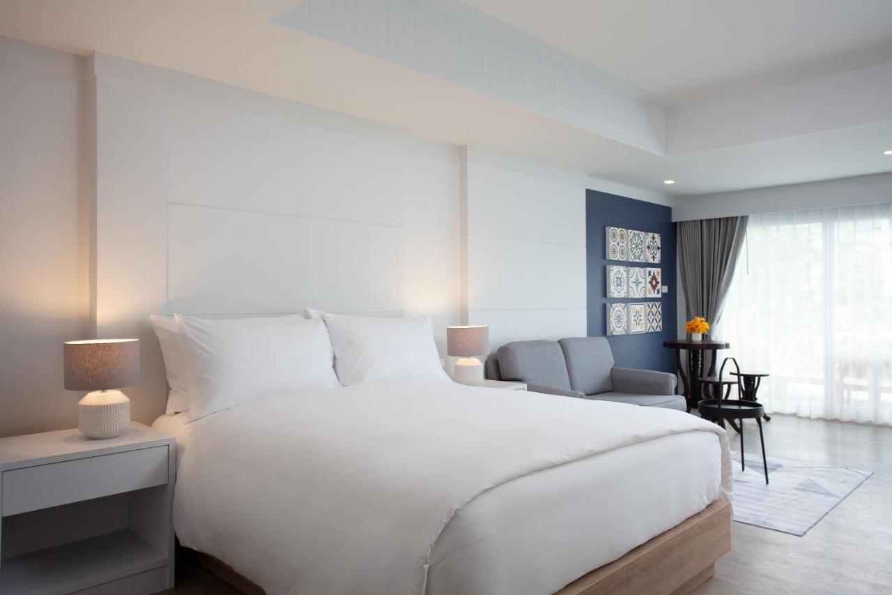 Hotel Anona Beachfront Phuket Resort-sha Extra 4*