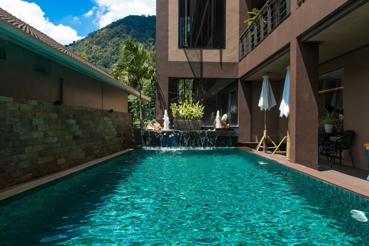 West Key * Kamala Beach