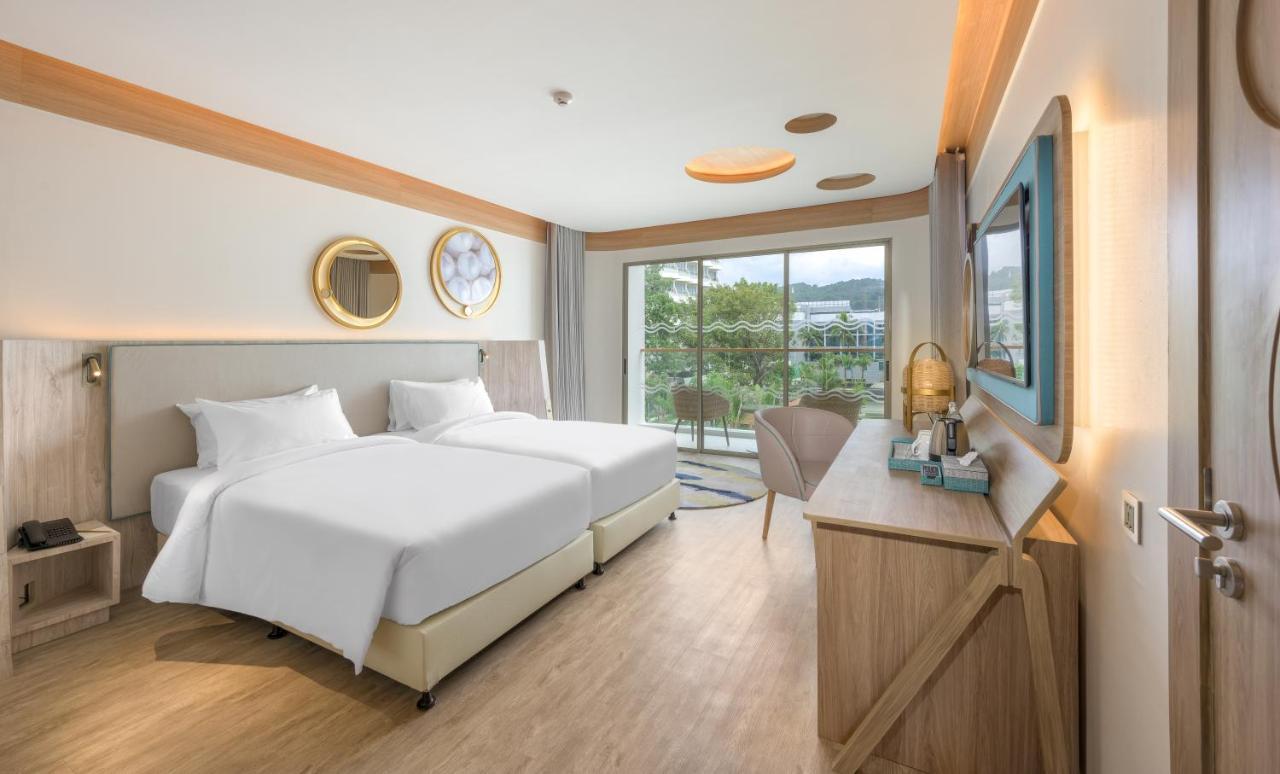 Andaman Embrace Patong, 5*