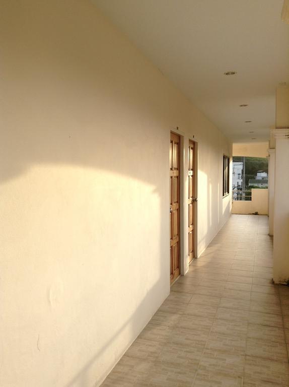 Phuyai Resort *