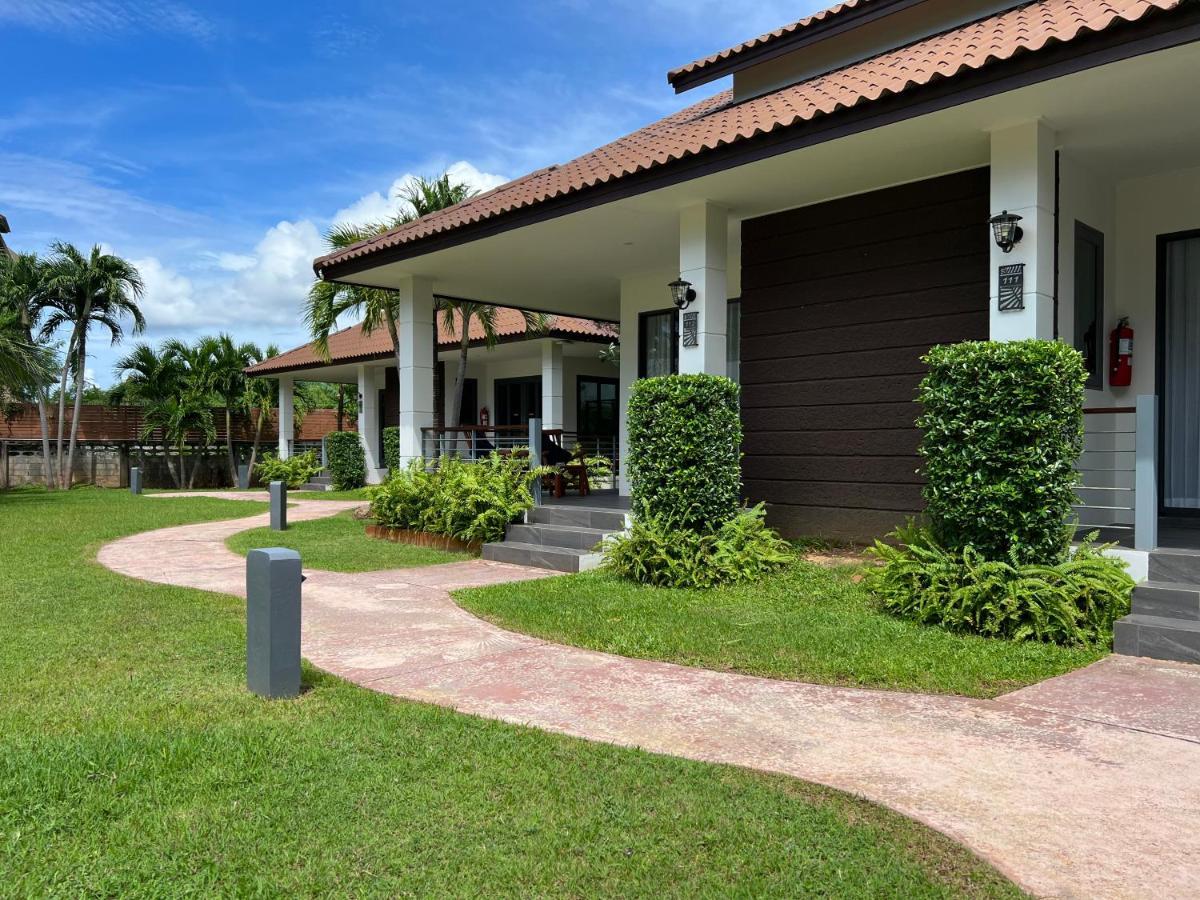 Resort Blu Pine & Pool Access - Sha