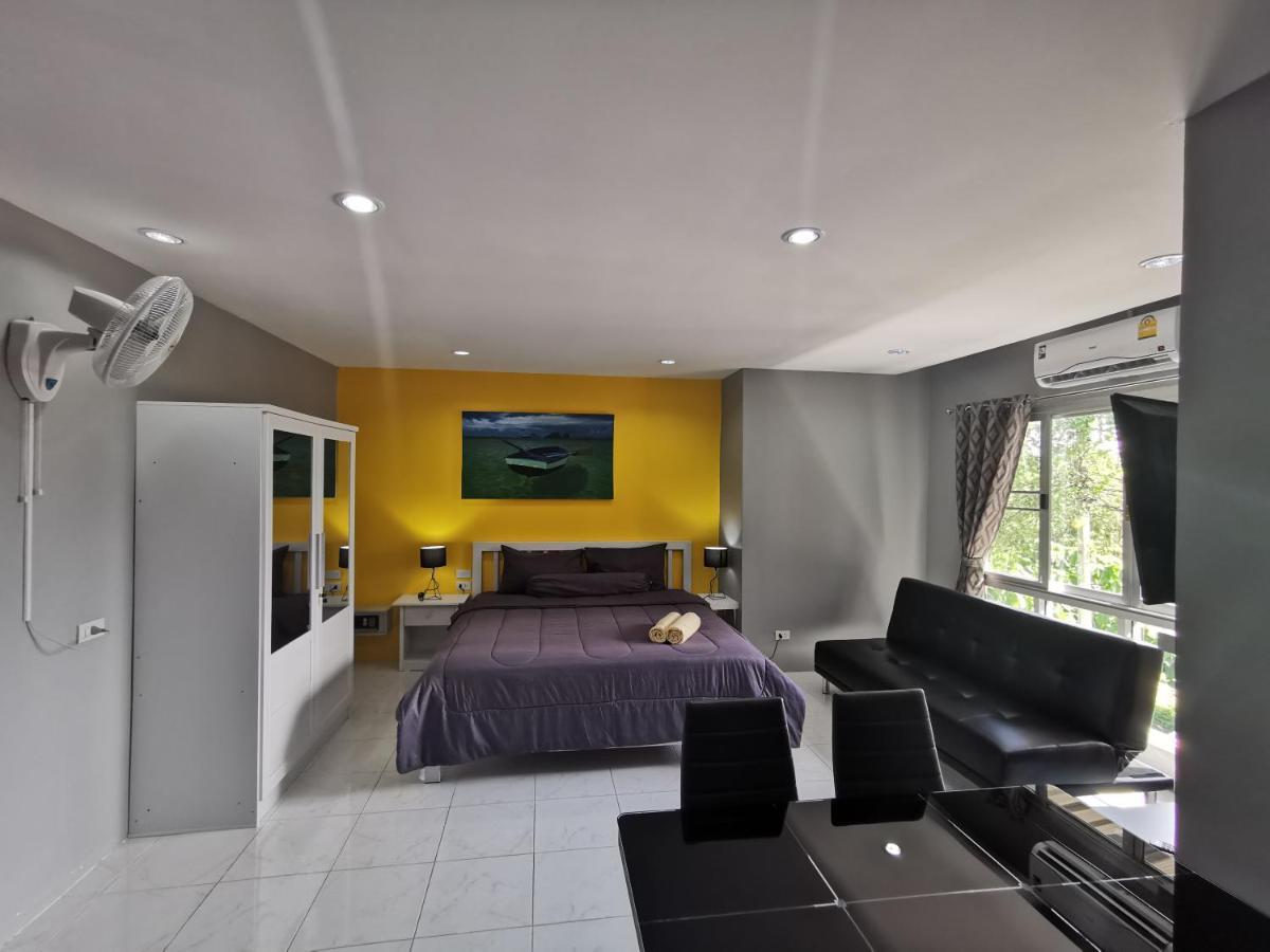 Studio Apartment Karon