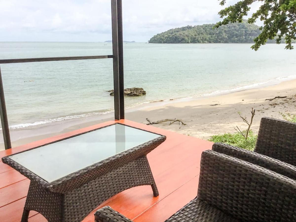 Koh Sirey Beachfront Pool Holiday home *