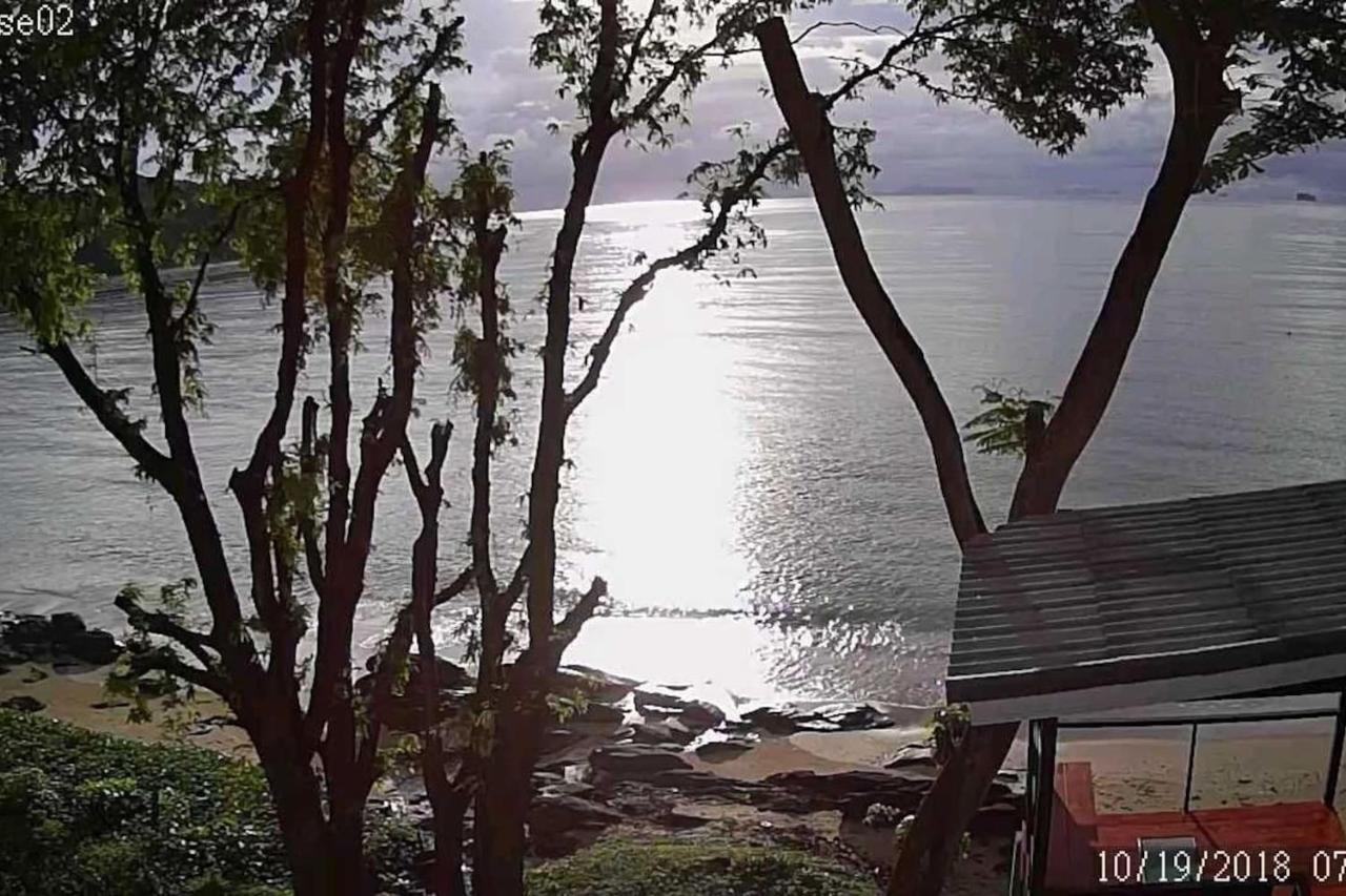 Koh Sirey Beachfront Pool Holiday home *