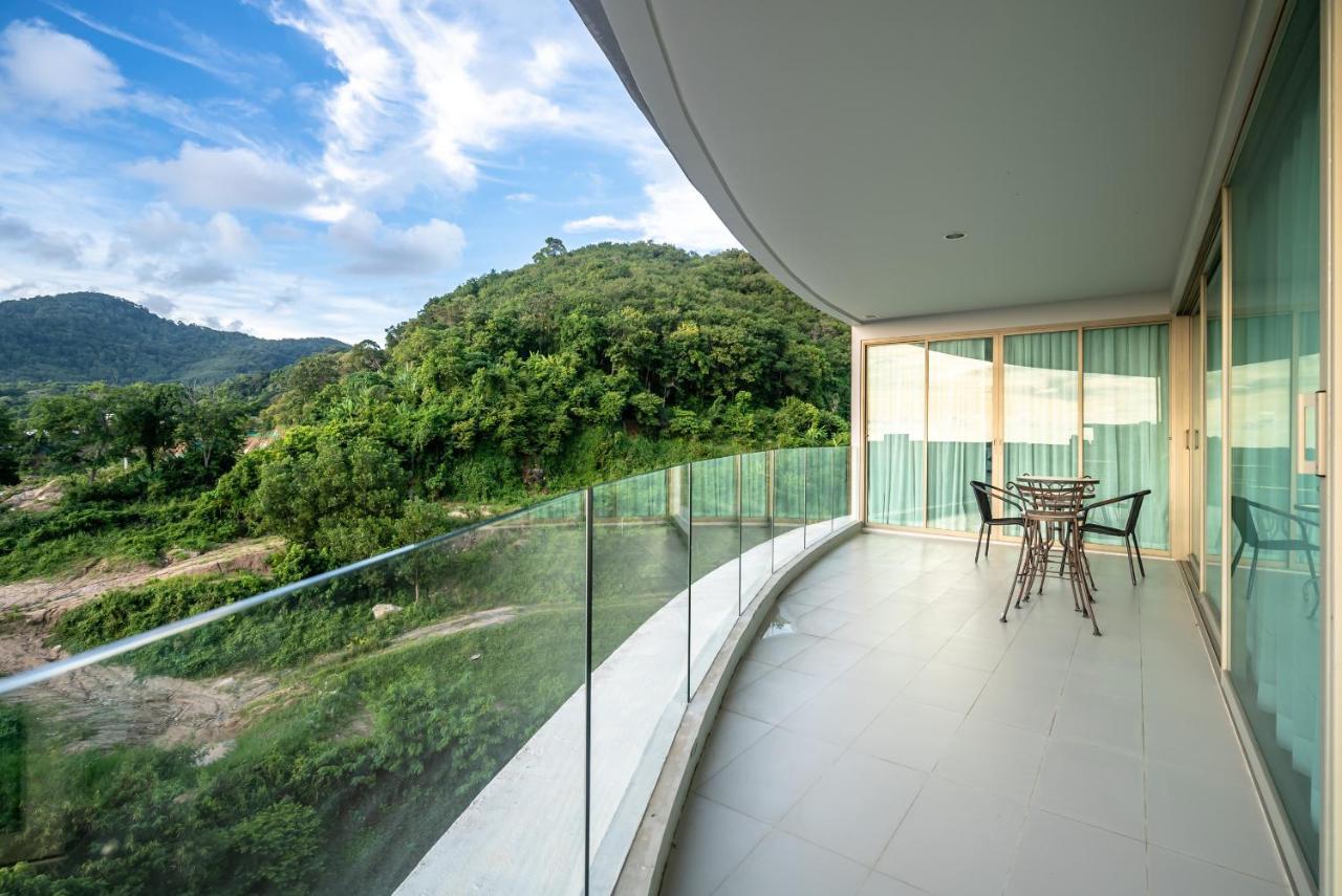 The Ark At Veloche Group By Lofty *