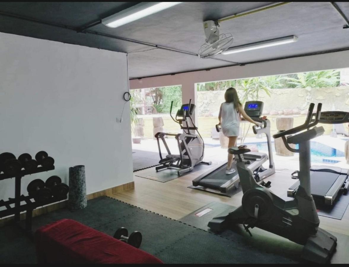 Wazza's Apartment, Smart Tv And Fast Wi-fi