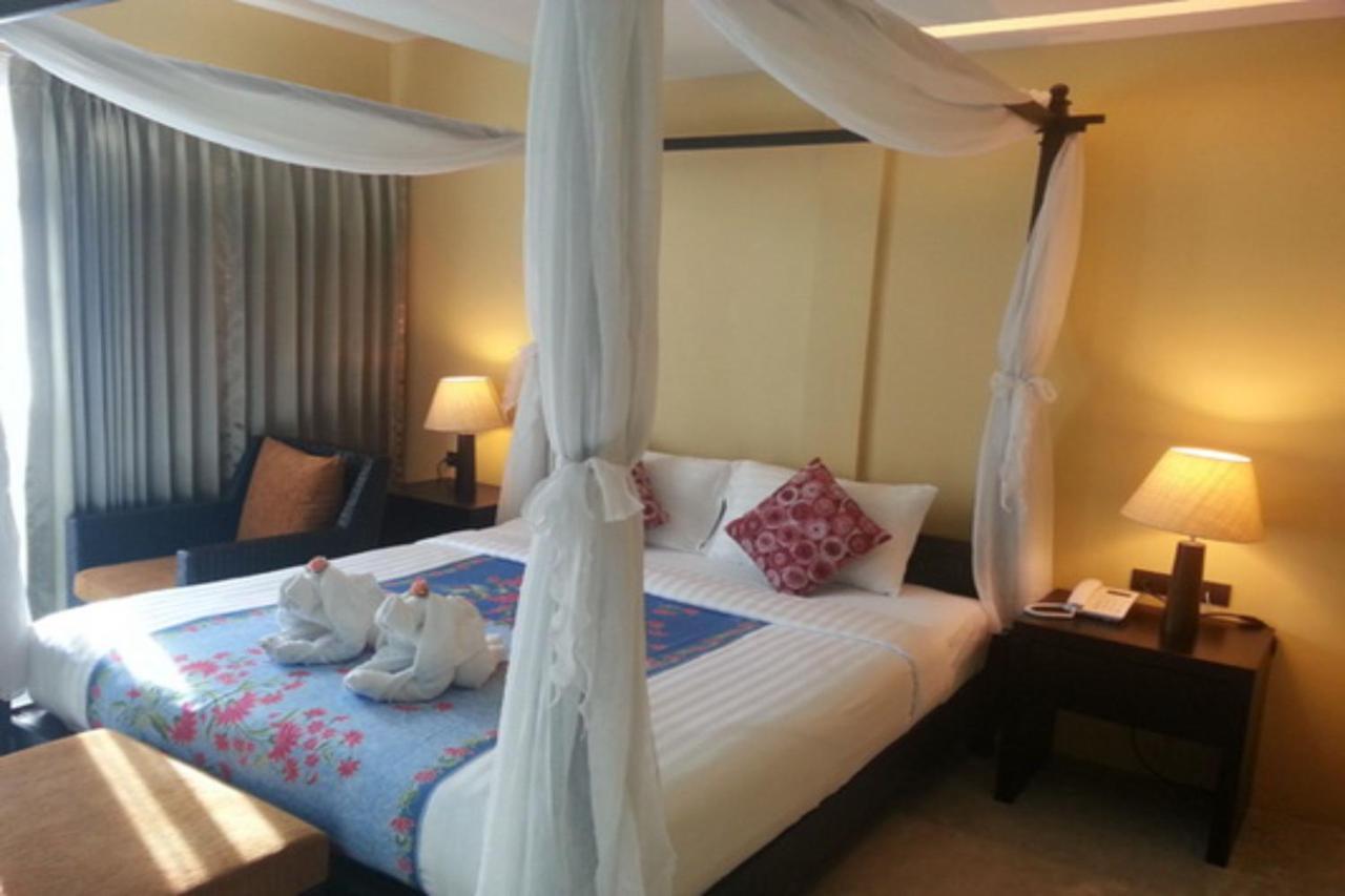 Hotel Baan Phuanda Phuket