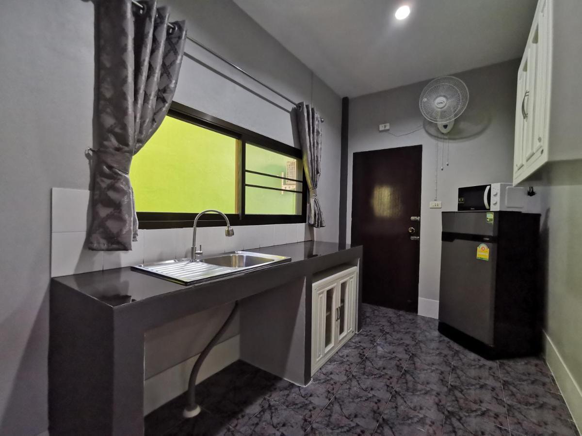 Studio Apartment *